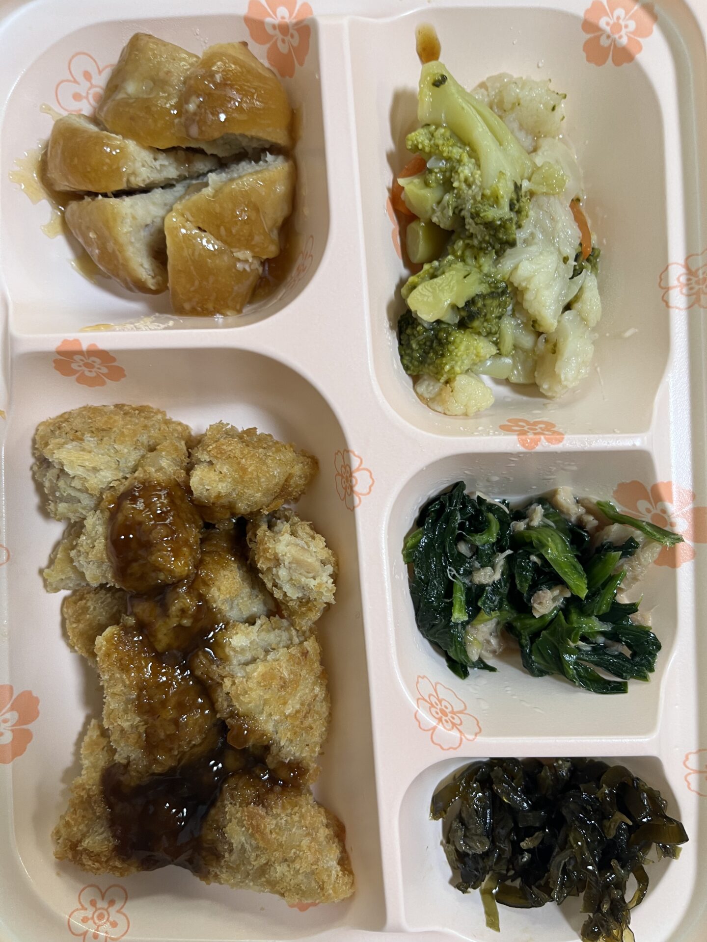 2025.5.16夜139-78-36.2
2025.5.17朝130-69-36.4
朝食　宅配クック123　刻み普通食
ディ施設から雑費？を値上げの案内が届く。
同意書に住所氏名を母に記載させる。
漢字で名前は書けたが、住所は・・・読めない。
ミミズが這ったような字。
施設で習字もやっているし、住所も言えるだけに、ビックり！