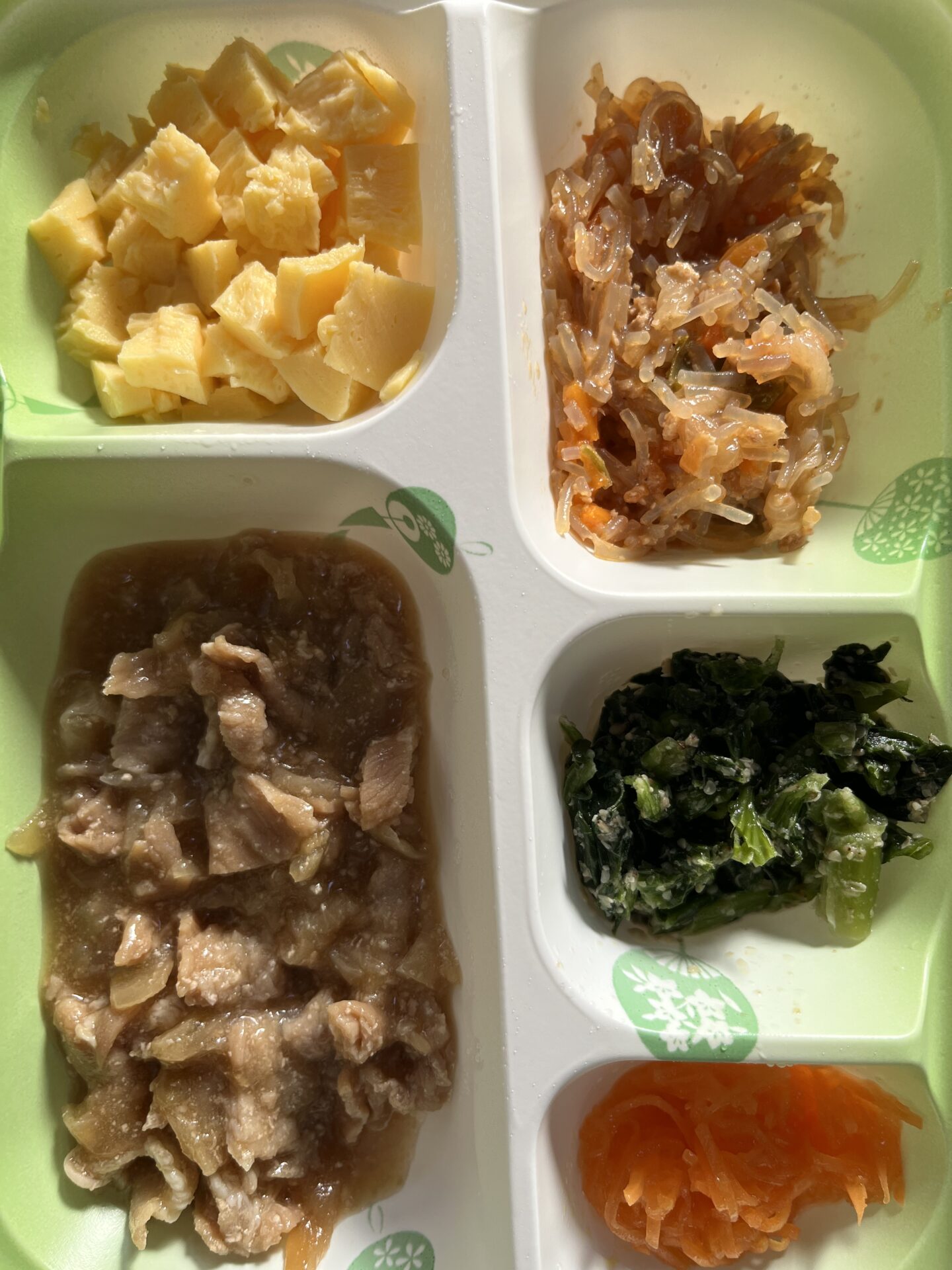 2025.6.21夜132-82-36.4
2025.6.22朝120-5-36.2
朝食　宅配クック123　刻み普通食
暑い・・・エアコンのスイッチオン！
「全然涼しくならないね〜」っと母。
スイッチオンから1秒後の言葉だ。
どんなに性能のいいエアコンでも1秒で設定温度にはならない・・・思わず、苦笑い。